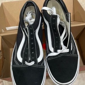 Vans Old Skool Black and White Mens 6.5 Womens 8